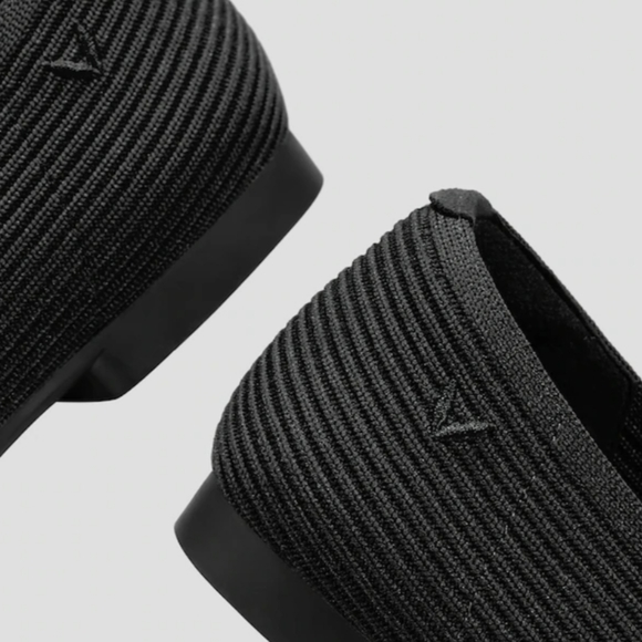 Square-Toe V-Cut Flats (Margot 2.0) - Picture 3 of 7